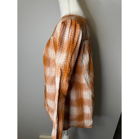 Universal Threads Orange Button-Up - Picture 3 of 5